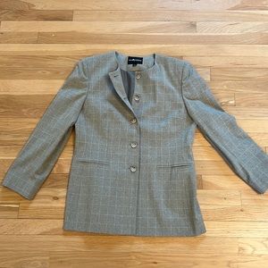 Sag Harbor Button Down Blazer 12